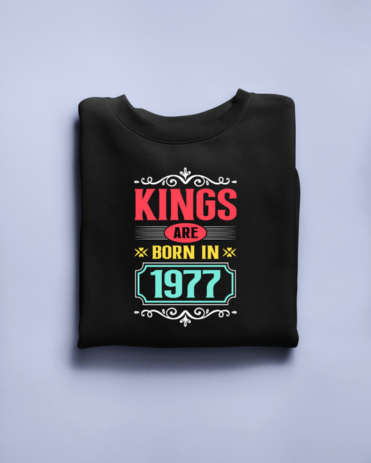 Kings are Born in 1977 Regular Classic T-shirt